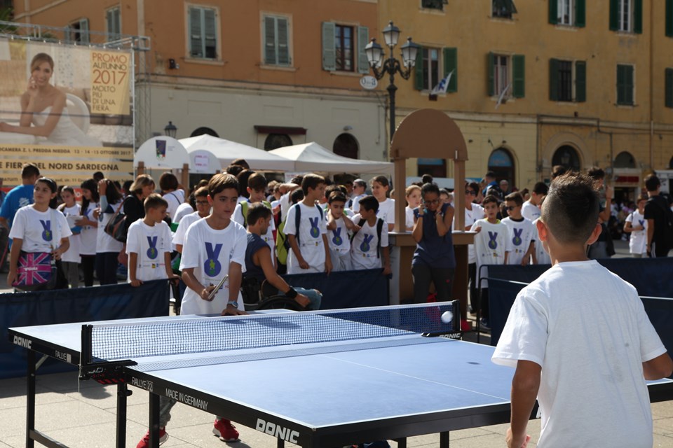 Tanti studenti vogliono giocare a Tennistavolo (Nonsolofoto Cagliari)