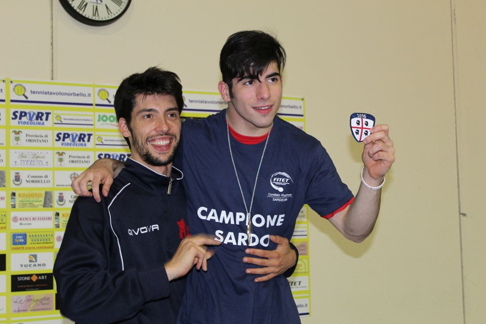 a dx Romano Monni col suo allenatore Mauro Locci (Foto Eleonora Piras)