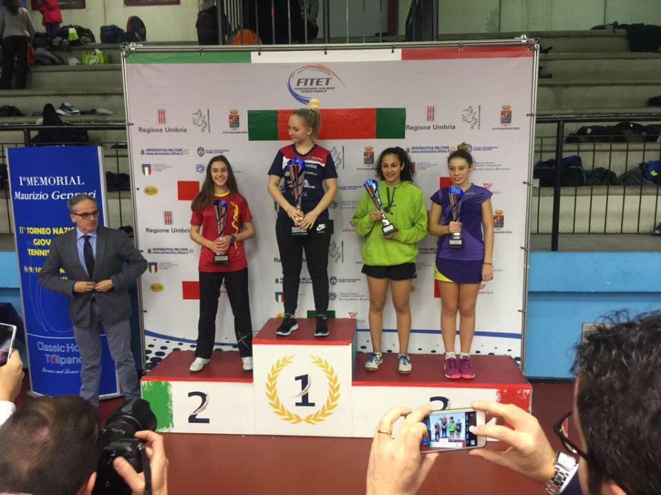 Michela Mura terza a terni con la tuta verde